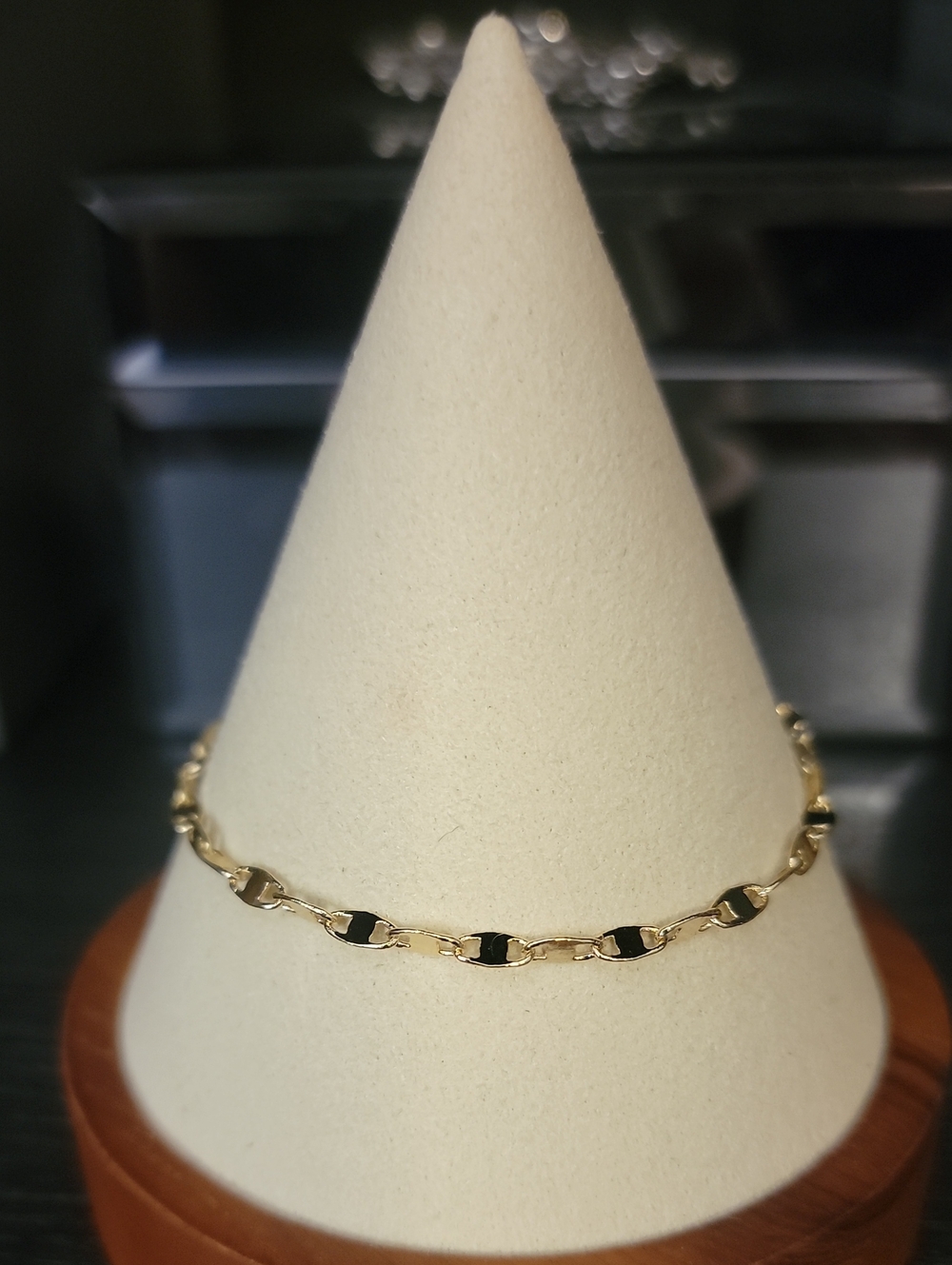 Beautiful Dainty Gold Mariner Bracelet